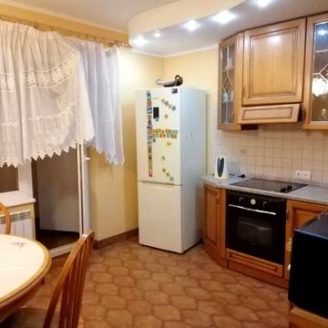 Бориса Гмирі вул., 1/2