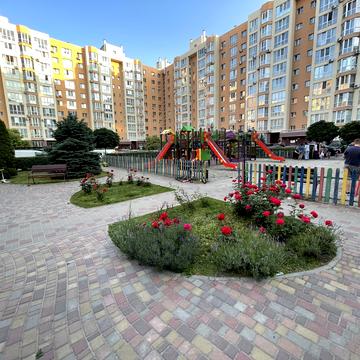 Героїв Небесної Сотні просп., 26/15