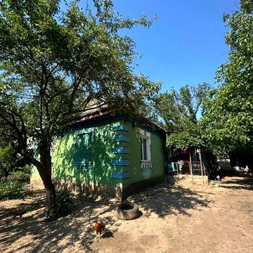 Космонавтів, 21