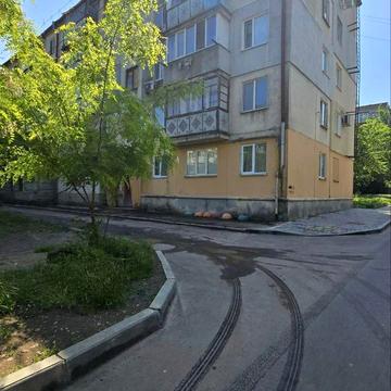 Будівельників вул., 14б