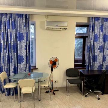 Отакара Яроша вул., 27