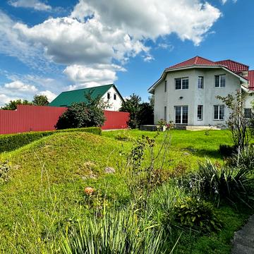 Центральна вул.