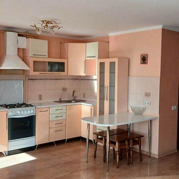 Героїв України просп. (Героїв Сталінграду), 13