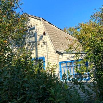 Будинок з укриттям дача, мальовниче розкішне місце біля Києва, озера.