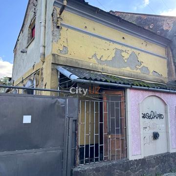 Міклоша Берчені вул., 8