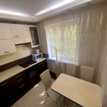 Руставі вул., 5