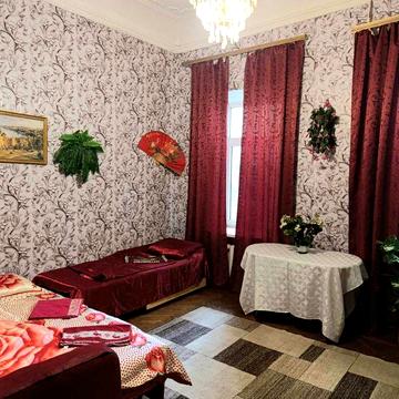 3х комн. Можно на месяц.  Договорная.
