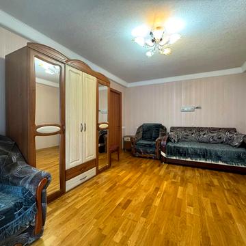 Оболонський просп., 12