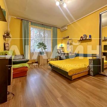 Південноукраїнська вул., 5