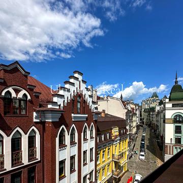 Воздвиженська вул., 50