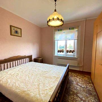 2кім. біля метро Вирлиця,Харківська. вул.Вербицького,24А