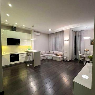 Аренда 3к.кВ. Центр пер Банный 1, Дом на набережной, Новострой