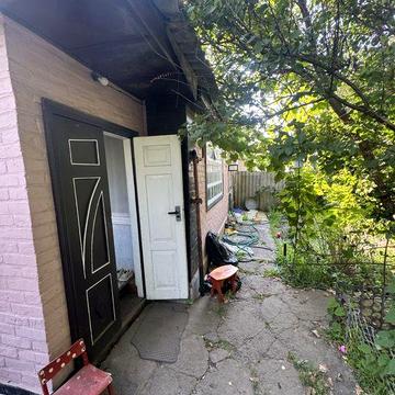 Продається пів будинку 40-й магазин