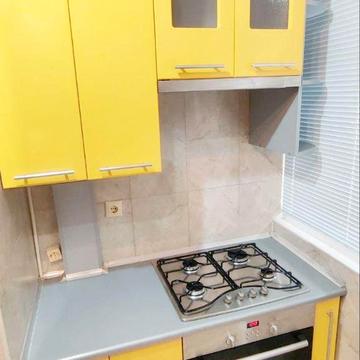 Космонавтів вул., 66