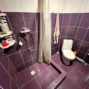 Здам частину будинку з окремим входом і двором
