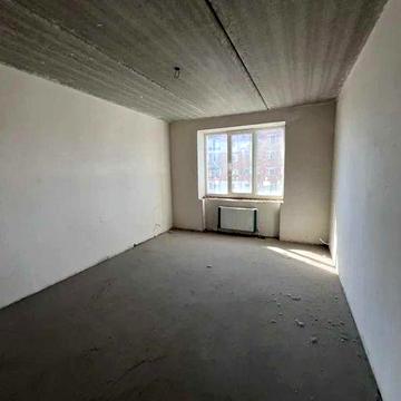 Зданий будинок. Поруч Оазис, Південний Буг