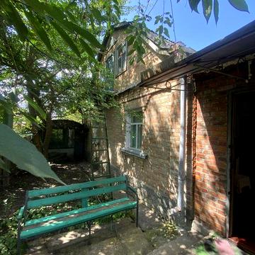 Продам затишний і просторий будинок.