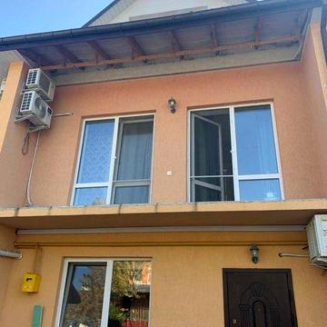 Продам котедж з бомбосховищем в Континенті, біля Львова. Без комісії.