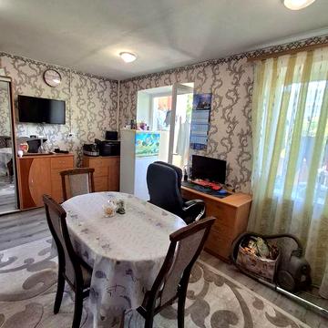 Продам квартиру комунального типу біля  моря !