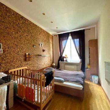 Продаж 3к квартири Сталінка м. Деміївська