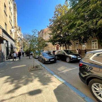 Гетьмана Мазепи вул., 38
