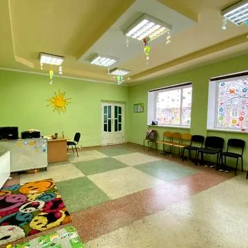 Павла Тичини вул., 11