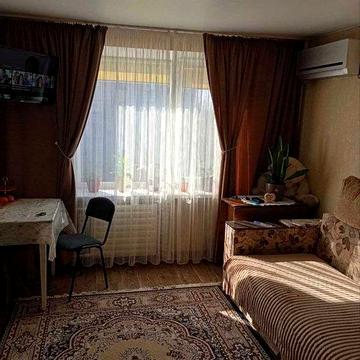 Продається 1 кімнатна квартира (гостинка)