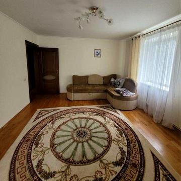 Продам велику 5-х кімнатну квартиру з ремонтом, біля парку