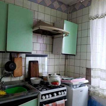Продам трехкомнатную квартиру на Холодной Горе