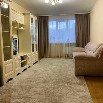 Продаж 3- кімнатно квартири у районі Виставка, вул. Проспект Миру