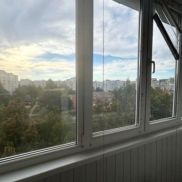 Юрія Побєдоносцева бульв., 8