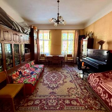 Зелена вул., 38