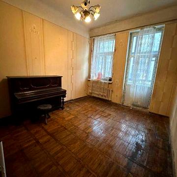 Продам 3-х к.кв. по ул. Мироносицкая (Центр) полностью под ремонт