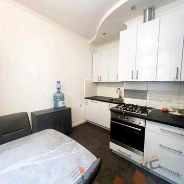 Продаж 2-кімнатної квартири у центрі Львова, по вул. Городоцька, 31