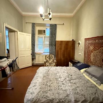 Леха Качинського вул., 5