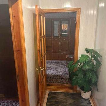 Продам квартиру трехкомнатную 3 комнаты владелец собственник правый