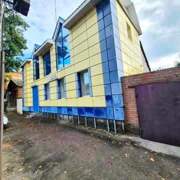 Здам в оренду двоповерхову будівлю 100 м2 в центрі, на вул. Шевченка.