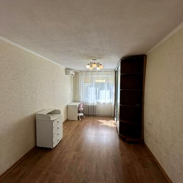Володимира Антоновича вул. (Свердлова), 10б