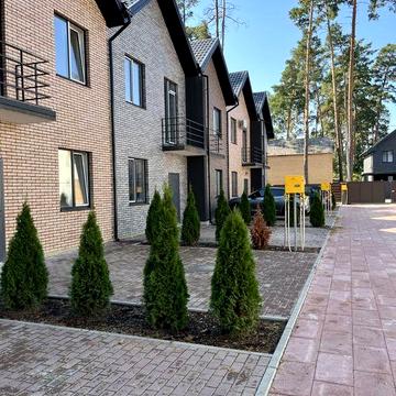 Кутовий таунхаус в Лісовій Бучі