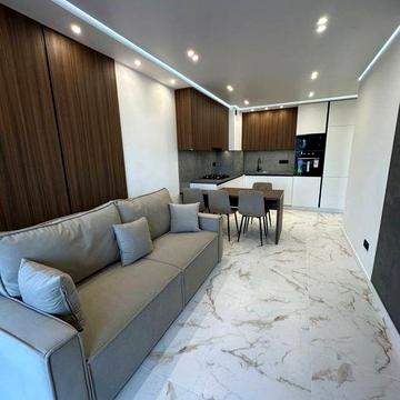 Перша оренда 2 км в новому житловому комплексі поруч із центром