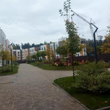 Найкраща вул. (Ломоносова), 10