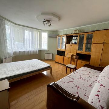 Бориса Гмирі вул., 4