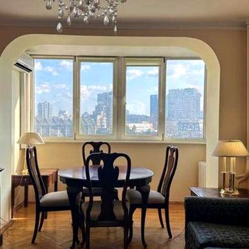 Тараса Шевченка бульв., 38