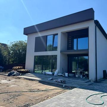 Центральна вул.