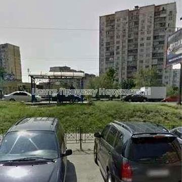 2 к, Київ, Оболонь, біля парку Наталка ІВ