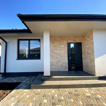 Одноповерховий будинок в Бучі з оздобленням 120 кв.м. 6 соток