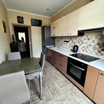 Сергія Данченка вул., 8