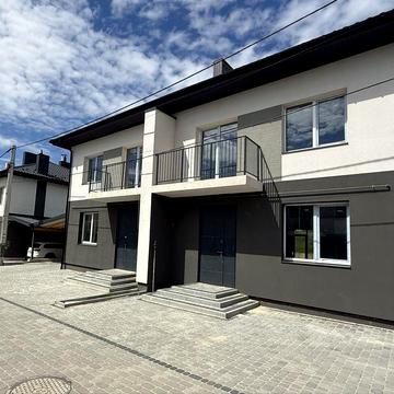 Продаж  готових котеджів в Зубрі