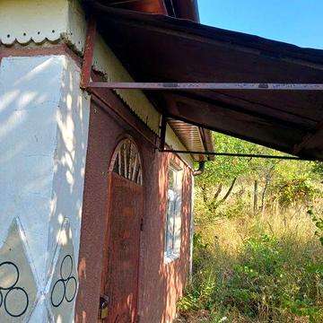 Дача біля термального басейну в Берегові з садовою ділянкою 6.5 соток