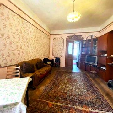 Продаж 2 к квартири неподалік центру у Львові